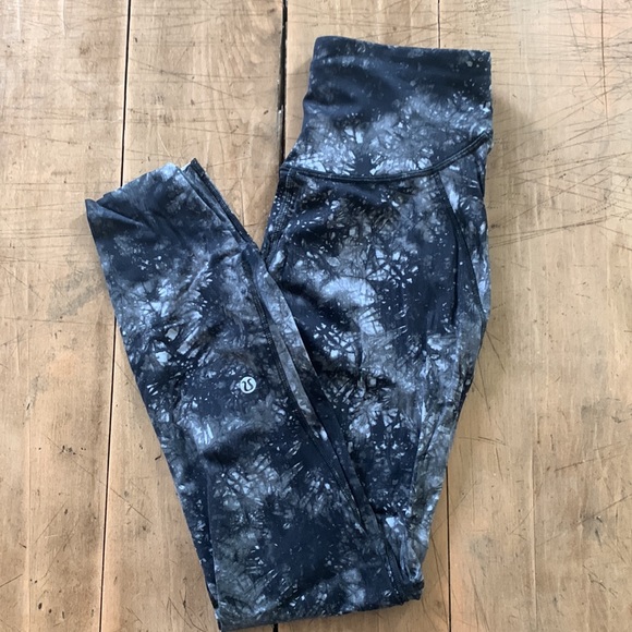 lululemon base pace tights - Picture 2 of 3